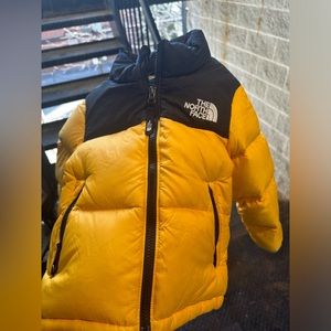 Unisex boys/girls NORTHFACE coat size 4t